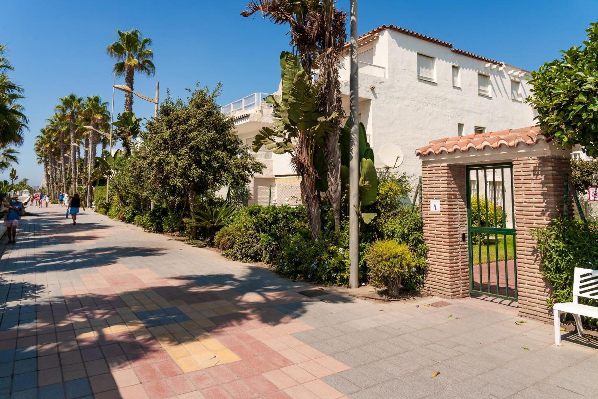 Apartamento Torrox Laguna Beach Bagian luar foto